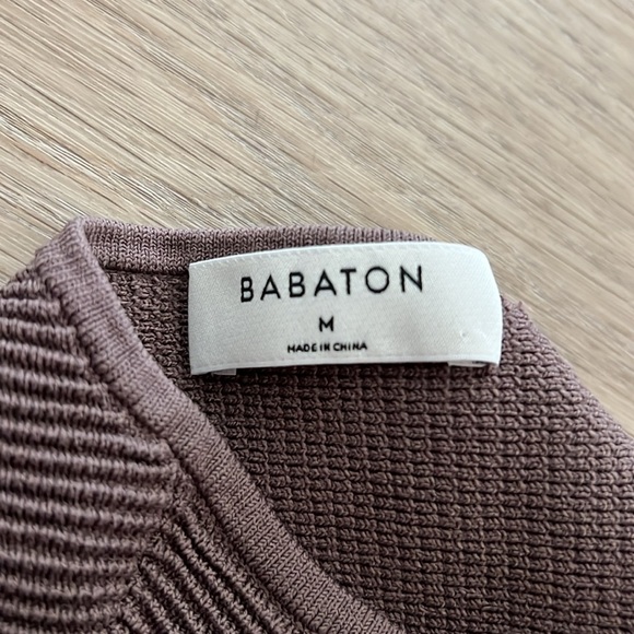 EUC Aritzia Babaton sculpt knit cropped halter in mauve, sz MEDIUM - Picture 5 of 7